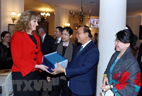 PM urges further cooperation between Vietnamese, Romanian localities - ảnh 1