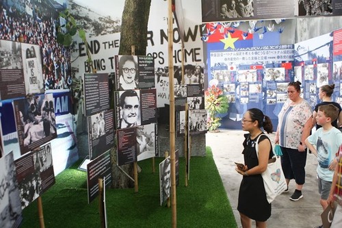 Hanoi exhibition tells stories of peace - ảnh 1
