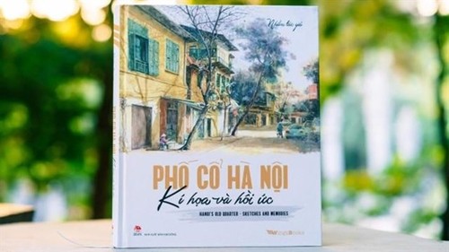 Bilingual sketch book on Hanoi published - ảnh 1