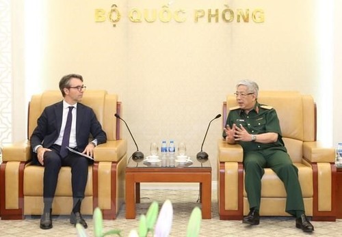 Vietnam, EU strengthen defense ties - ảnh 1