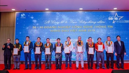 Vietnam’s leading IT companies honored - ảnh 1