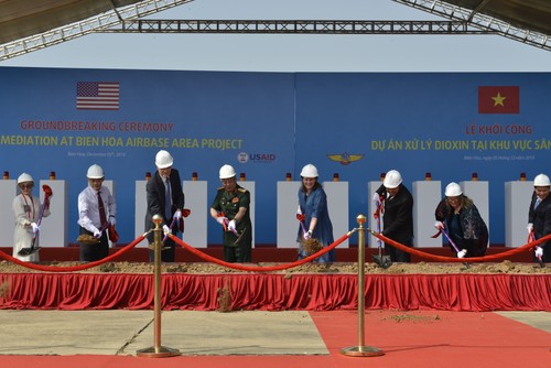 Vietnam, US strengthen partnership in overcoming war consequences - ảnh 1