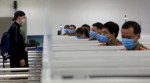 Vietnam tightens quarantine of foreign immigrants - ảnh 1