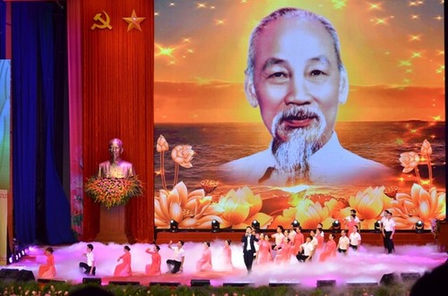 Activities underway to celebrate President Ho Chi Minh’s 130th birthday - ảnh 1