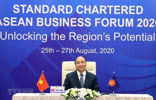 PM attends Standard Chartered-ASEAN Business Forum 2020 - ảnh 1