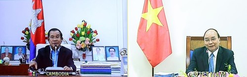 Vietnamese, Cambodian PMs hold online talks to intensify relations - ảnh 2