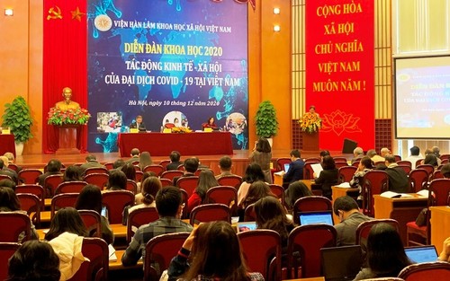 Covid-19 pandemic impacts reviewed in Vietnam - ảnh 1