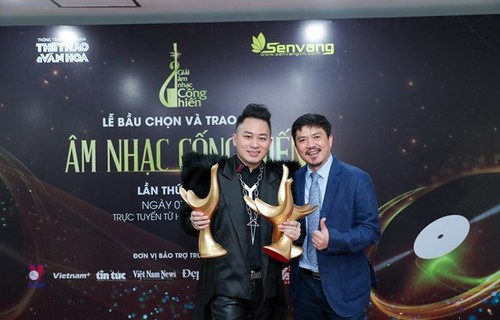 Singer Tung Duong dominates 2021 Devotion Music Awards - ảnh 1