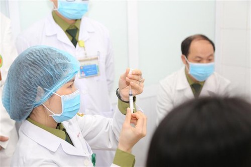 Vietnam ready for 3rd trial phase of NanoCovax vaccine - ảnh 1