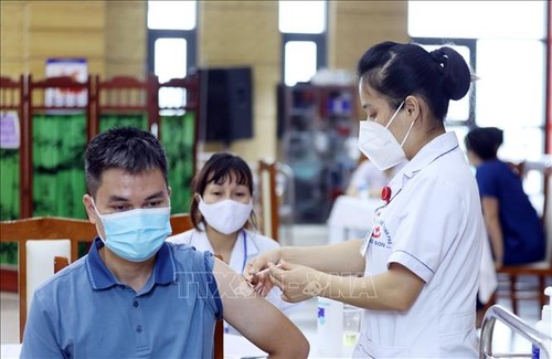 Vaccination accelerated in border provinces - ảnh 1