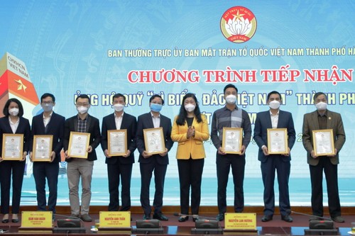 Hanoi receives donations to the “For Vietnam Sea and Islands” fund - ảnh 1