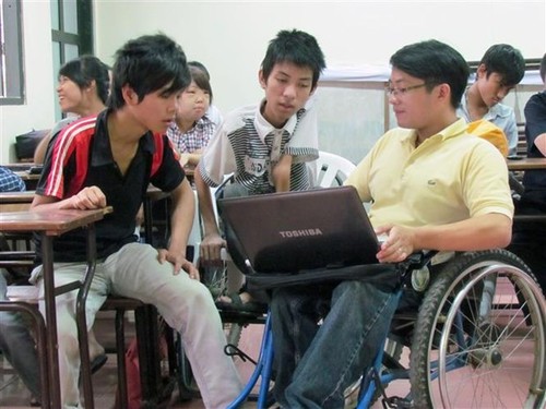 Special attention paid to persons with disabilities  - ảnh 1