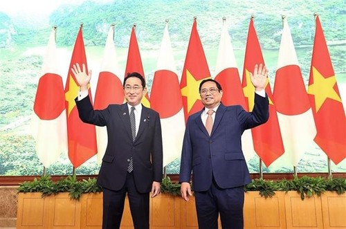 Prime Ministers of Vietnam, Japan hold talks - ảnh 1