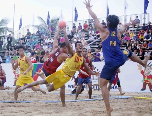 SEA Games 31: Vietnam fetch gold in men’s beach handball, bronze in diving - ảnh 1