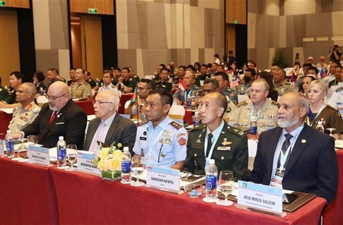 Vietnam chairs Association of Asia-Pacific Peace Operations Training Centers meeting - ảnh 2