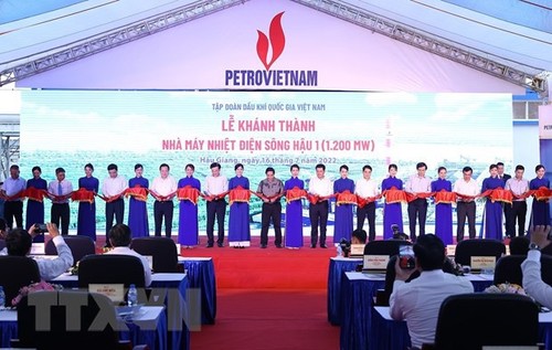 PM attends inauguration of Song Hau 1 Thermal Power Plant - ảnh 1