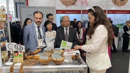 Vietnam attends int’l food trade show in Paris - ảnh 1