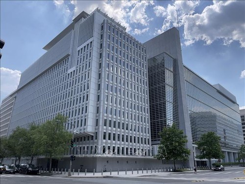 World Bank slashes global growth forecast for 2023 to 1.7% - ảnh 1