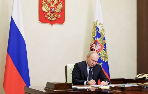 Russia officially suspends participation in New START treaty - ảnh 1