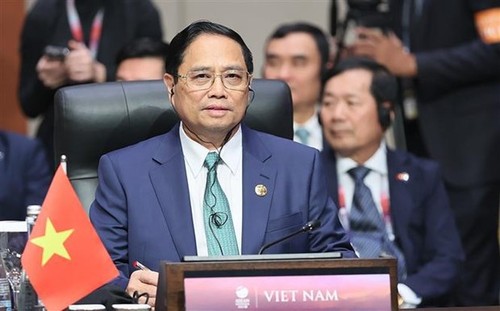 PM attends ASEAN summits with Plus Three countries, US, Canada - ảnh 3
