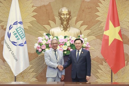 NA Chairman Vuong Dinh Hue receives IPU leaders - ảnh 1