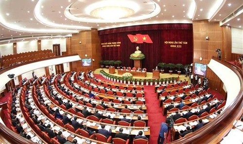Third working day of 13th Party Central Committee’s 8th session - ảnh 1