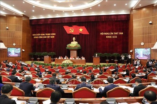 Second working day of 13th Party Central Committee’s 8th plenum - ảnh 1