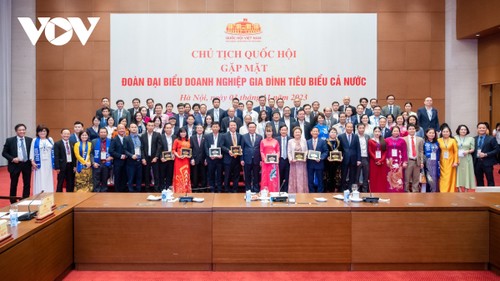 NA Chairman meets outstanding family businesses - ảnh 1