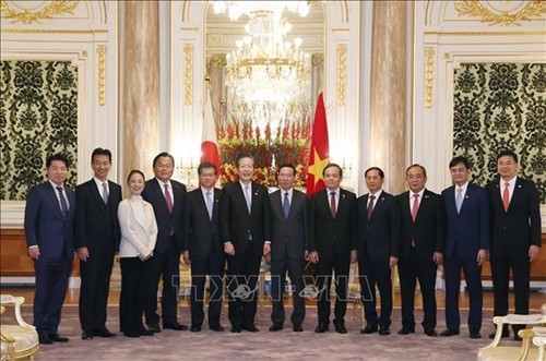 President Vo Van Thuong hosts leaders of Japanese parties, parliamentarians - ảnh 2