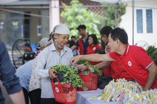 ‘Tet of Kindness’ spreads Vietnamese humanitarian tradition - ảnh 1