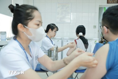 Millions of children in Vietnam protected by vaccination over 40 years: UN agencies - ảnh 1
