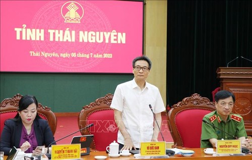 Phó Thủ tướng Vũ Đức Đam kiểm tra kết quả việc thực hiện chuyển đổi số ở Thái Nguyên - ảnh 1