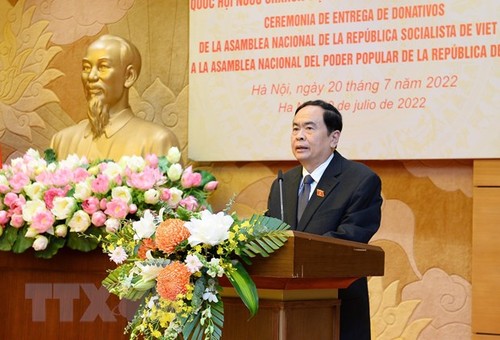 Quốc hội Việt Nam tặng Quốc hội Cuba các trang thiết bị tin học - ảnh 1