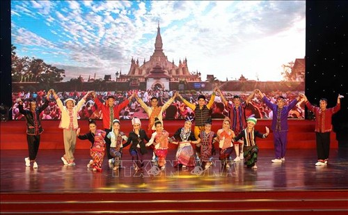 Đặc sắc chương trình biểu diễn của Đoàn nghệ thuật Quốc gia Lào tại Đà Nẵng - ảnh 1