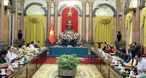 Chủ tịch nước gặp mặt đoàn đại biểu Mẹ Việt Nam Anh hùng, thân nhân gia đình liệt sĩ  - ảnh 2