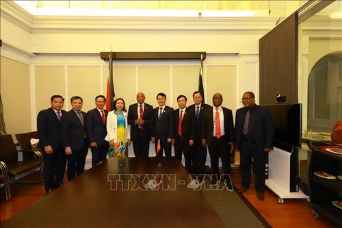 Quốc hội Việt Nam và Quốc hội Nam Phi tăng cường trao đổi, hợp tác - ảnh 1