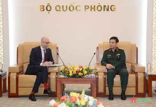 Tăng cường hợp tác quốc phòng Việt Nam - Canada - ảnh 1