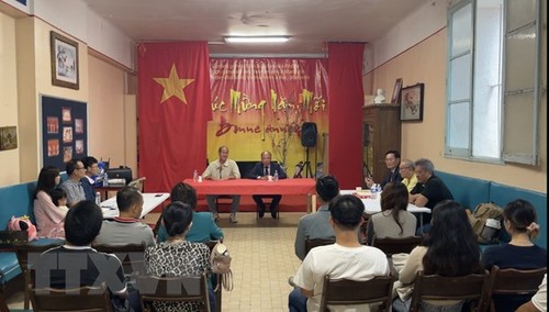 Đại sứ Việt Nam tại Pháp gặp gỡ cộng đồng kiều bào tại Marseille - ảnh 1
