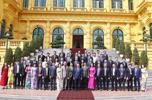 Chủ tịch nước Nguyễn Xuân Phúc: Thành công lâu dài của Việt Nam phụ thuộc vào ý chí của từng doanh nhân, doanh nghiệp - ảnh 2
