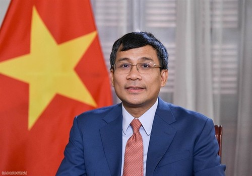 Việt Nam khẳng định lập trường củng cố đoàn kết, thống nhất và vai trò trung tâm của ASEAN - ảnh 2