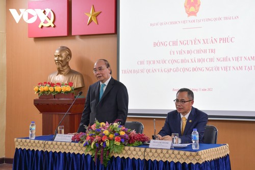 Chủ tịch nước Nguyễn Xuân Phúc thăm kiều bào và Đại sứ quán Việt Nam tại Thái Lan - ảnh 1