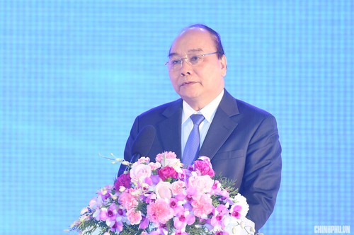阮春福出席越南中部重点经济区委员会会议 - ảnh 1