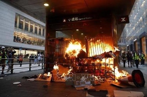 中国香港政府谴责示威者的暴力行为 - ảnh 1