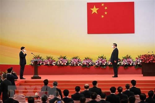 中国香港特别行政区第六届政府宣誓就职 - ảnh 1