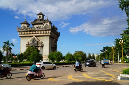 越南是老挝第三大外国游客来源地 - ảnh 1