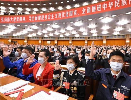 中国共产党提高女党员在中共二十届中央委员会中的比例 - ảnh 1