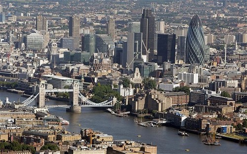 UK to set tighter rules for foreign banks - ảnh 1