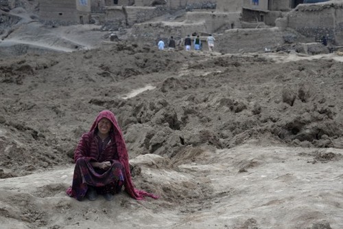 International community rushes to help Afghanistan overcome landslides aftermath - ảnh 1
