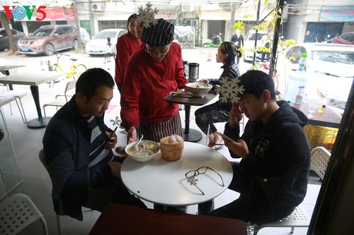 People love Vietnamese food in Guangxi - ảnh 1