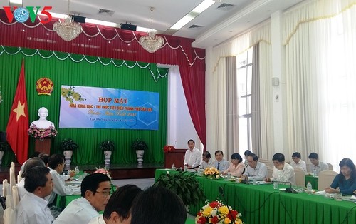 Can Tho scientists, intellectuals meet for lunar New Year celebration - ảnh 1